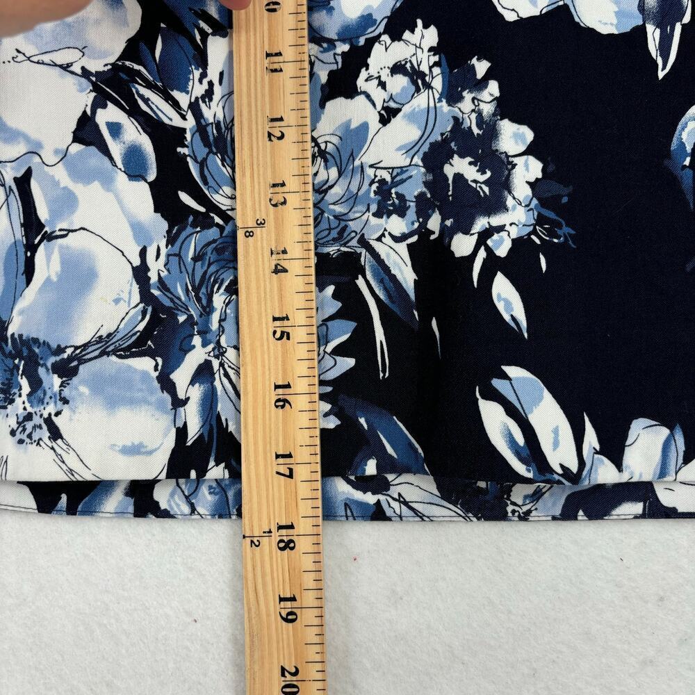 S.C. & Co Skort‎ Size M Blue Floral 360 Tummy Control Pull On Stretch Pockets - Picture 11 of 13